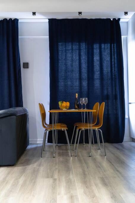 Апартаменти Rentwill Blue *